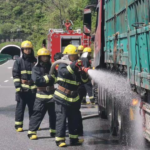 枕戈待旦 闻警即动——汇丰消防白泉大队旬阳中队成功处置一起突发事故