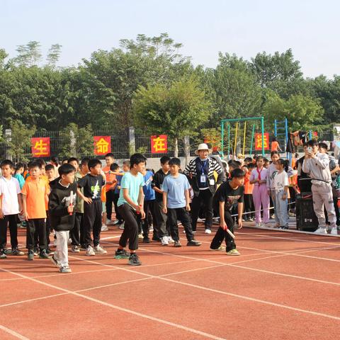 【 练好身体，报效祖国，强国有我，请党放心！】平南县工业园小学第三届田径运动会