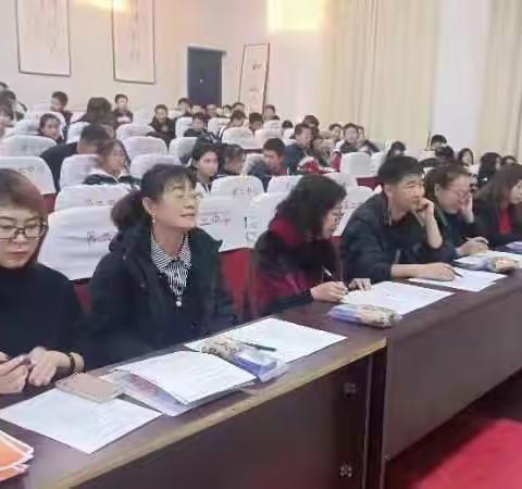 智讲数学故事 乐品数学文化 ——记乌拉特前旗第二中学“数学故事演讲比赛”