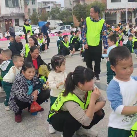 周田镇阳光宝贝幼儿园小一班十二月生活回顾