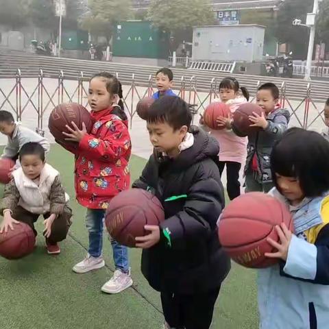 幼儿园里快乐多——亚迪幼儿园大一班快乐的十一月