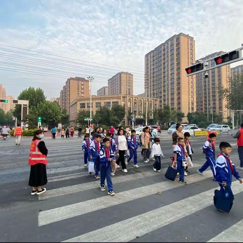 四年级六班执勤日