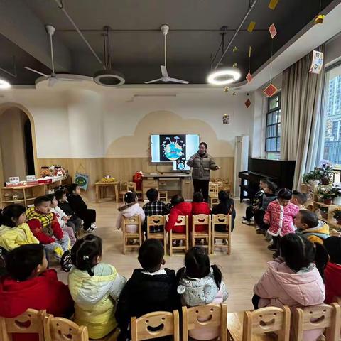 “向阳花开，初秋相见”春江郦城幼儿园小一班十二月回顾