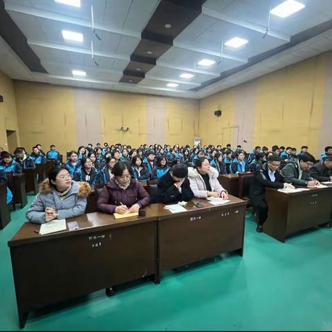 高二年级语文组举办诗歌朗诵预选赛活动