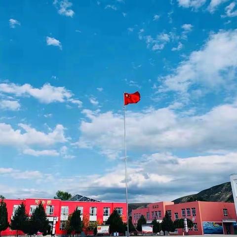 与法同行 护我成长——苏吾克托海学校国家宪法日主题宣传活动小结