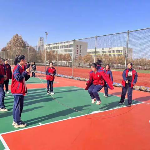 全环境立德树人-跳绳比赛激发学生活力，展现团队精神
