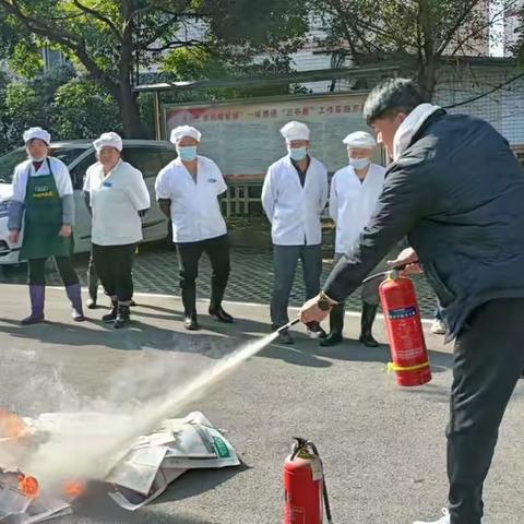 重庆市长寿实验中学校2023年莎姐守未消防安全心肺复苏海姆立克员工培训简报