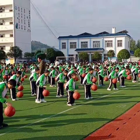 送教下乡暖冬日 携手前行共成长——柳城县2023年秋学期小学体育学科送教下乡活动