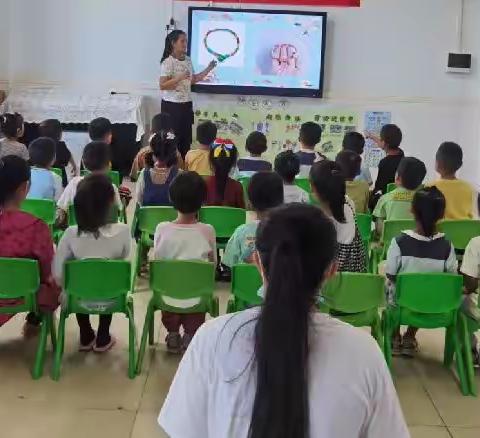 立足课题研究，展课堂风采——记传统节日课题组王兰娥老师的课题研究课（副本）