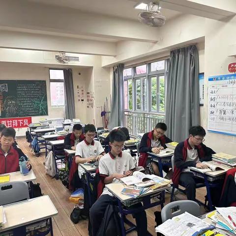 少年心怀乌托邦 心仍向阳肆生长--初三二班周小结