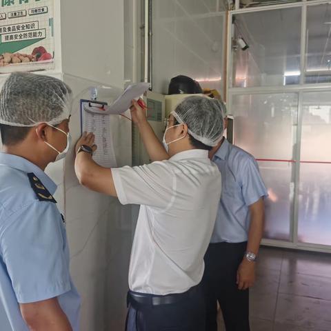 区委常委、宣传部部长吴兴华开展食品安全“两个责任”包保督导检查