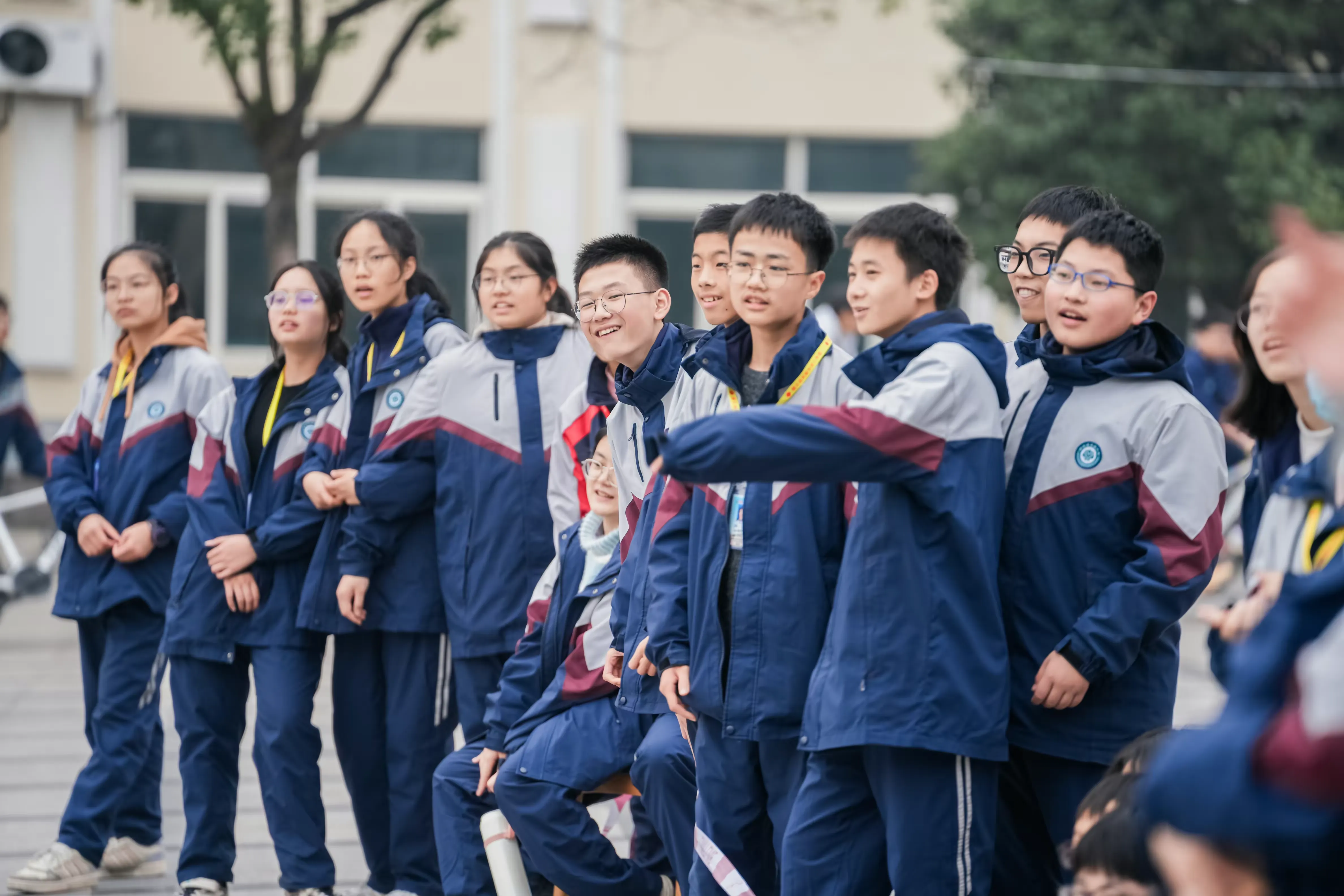 简篇-实验中学七八年级学生自行车慢骑比赛