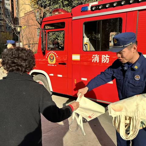 秀英大队书场专职站联合街道办、村委会开展群租楼隐患排查 及消防云平台推广