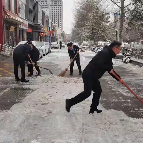 最美不过下雪天，最暖不过建行人