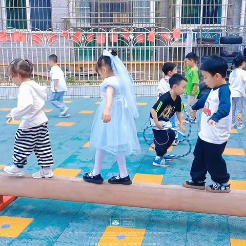 学林雅园幼儿园小一班一日活动5.18