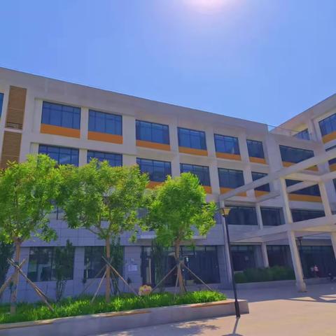 家校携手育英才，师生同心向未来———前卫路小学深保分校