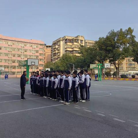 高二年级体育组听课评课活动