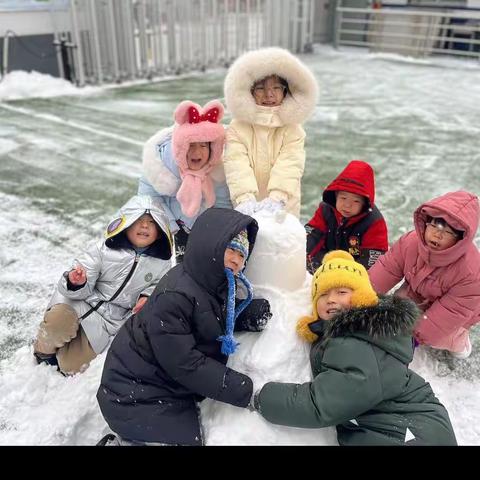 拥抱冬雪，趣味横生——唐山三幼快乐玩雪记