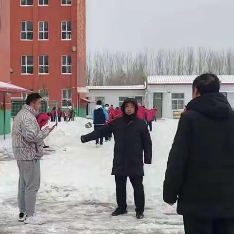 除冰清雪，守护安全————魏县第三中学师生清雪纪实