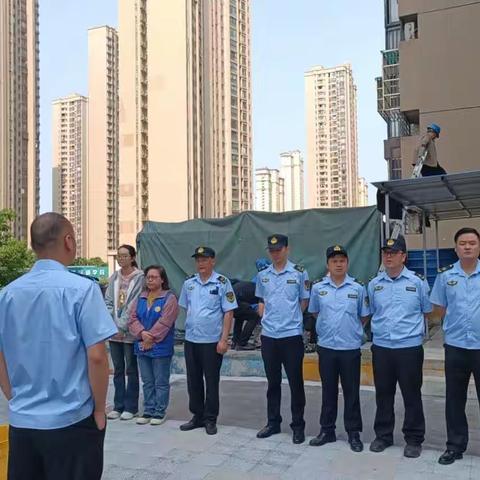 江堤街道拆除一处违法建筑