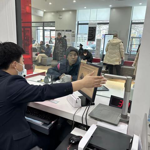 寒风萧萧，飞雪飘零，长路漫漫，服务而行