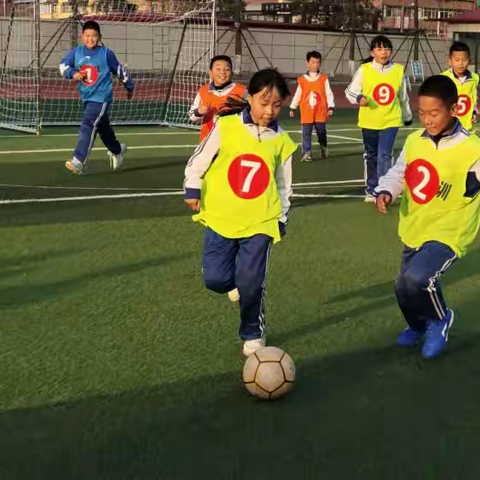 足球飞过绿茵场 开出童年幸福花——桥东小学首届校园足球联赛