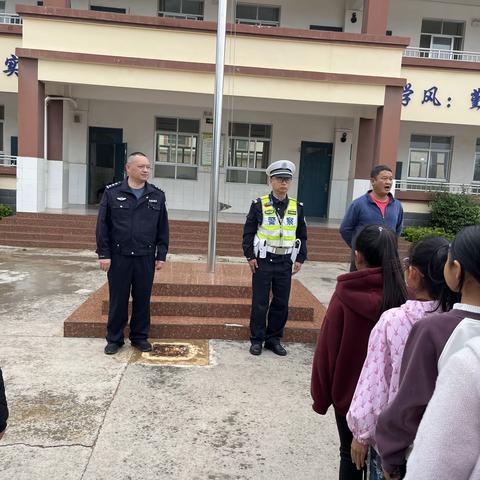 法治交通安全进校园，护航美好新学期——建水县马料河小学