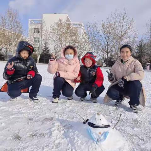 凛冬降雪添趣味，活泼奋进13班