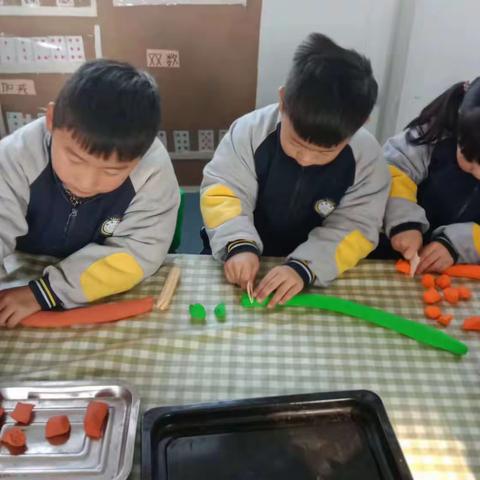 西堡幼教韩寨小学附属幼儿园《温情冬日，快乐冬至》