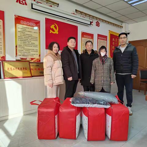 大雪纷飞寒潮至 走访脱贫群众暖人心