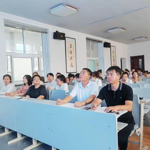 让阅读成为习惯    让思考伴随人生