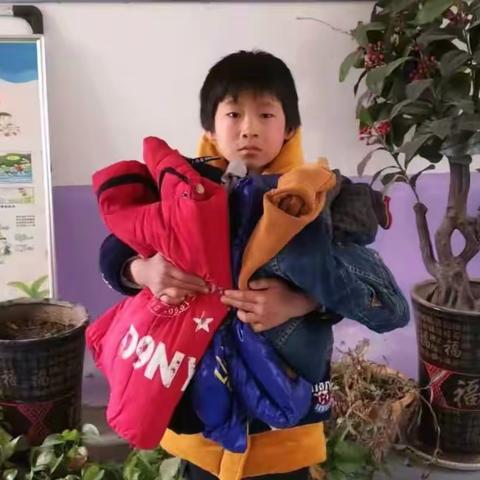 “温暖的寒冬”——谭赵小学冬日送温暖活动
