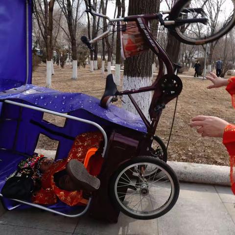 【镜头背后】无惧年华