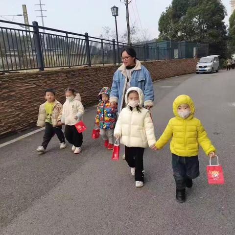 慧凡锦溪幼儿园王孜诺小朋友大手拉小手温暖整个冬专题分享