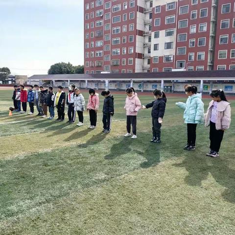 大手牵小手，运动趣味多