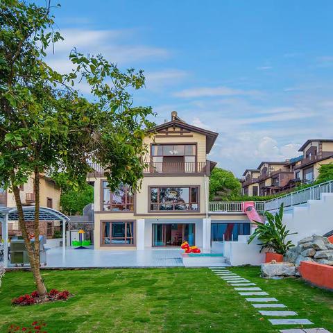 《水上乐园》全新佛冈碧桂园爱马仕-滑梯泳池&温泉泡池8房11床-像城堡一样的别墅，600平超大私家花园独栋别墅