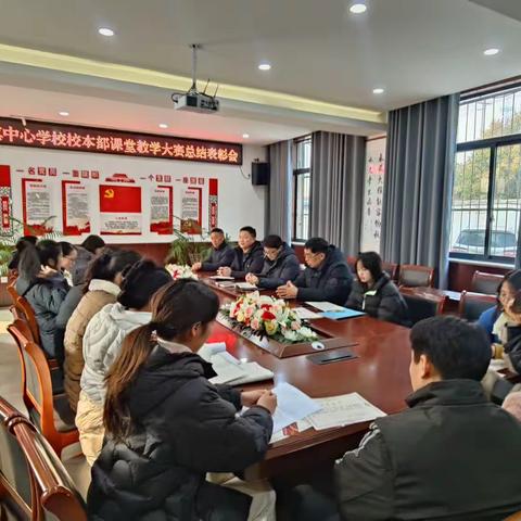 青蓝溢彩  桃李沁香