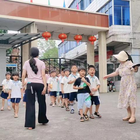 赴盛夏之约，见成长之花——马田镇中心幼儿园与马田完小联合开展幼小衔接活动