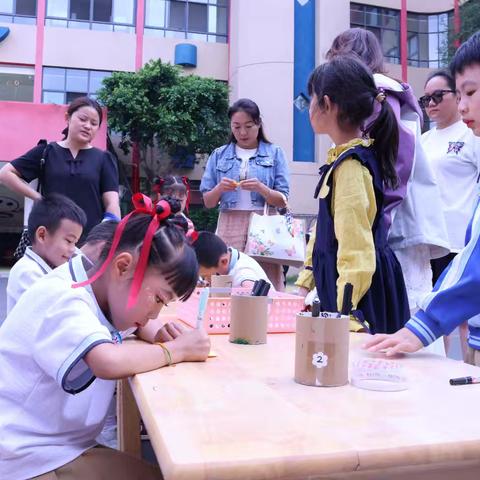 “第一次毕业 第一次成长”——易门县龙泉街道中心幼儿园大班毕业典礼主题活动