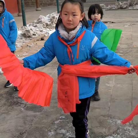 欢声笑语庆元旦  喜气洋洋迎新年——双塔小学三年级班迎新年活动