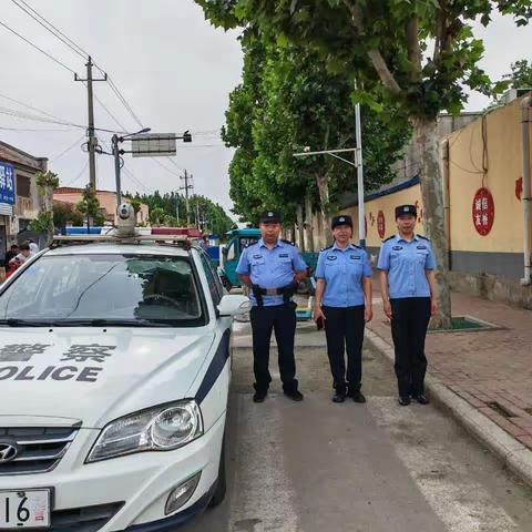 守护学子路，平安“警”相随——济宁市实验初中李营校区警校家共建护学岗