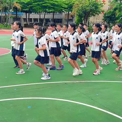 五年级体育课堂——活力飞扬，青春绽放