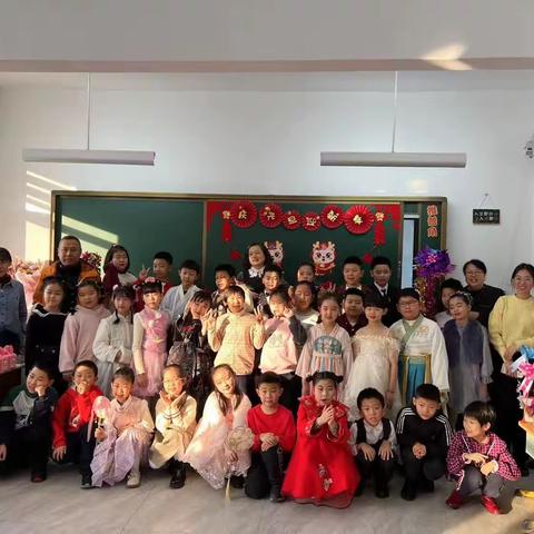 热歌劲舞迎元旦 欢声笑语贺新年 ～南台小学三年一班迎元旦联欢会