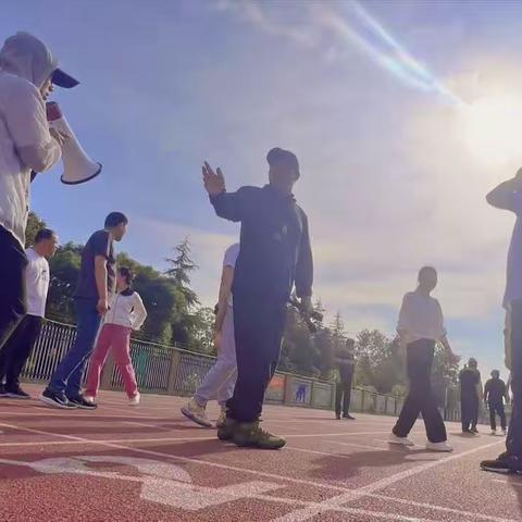 运动让激情飞扬  拼搏让生命绽放——利辛县第四小学第四届春季田径运动会