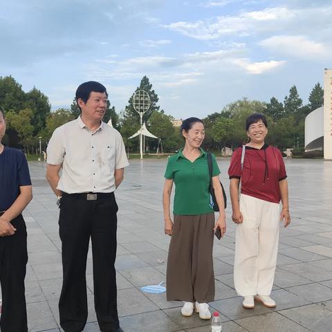 黄梅县文化广场健身队隆重举行新队员培训结业典礼暨“全民健身日”启动仪式