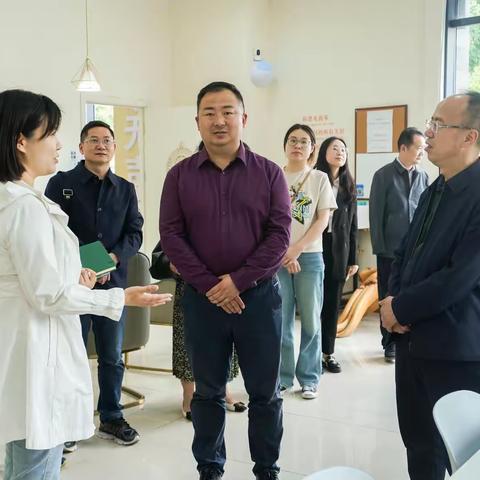 南京市残联一行莅临西安市莲湖区残疾人创业孵化服务中心参观调研
