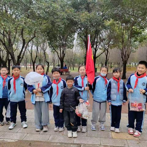 三二班学习雷锋活动日