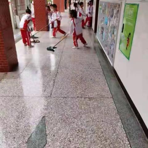 用心守望    呵护成长