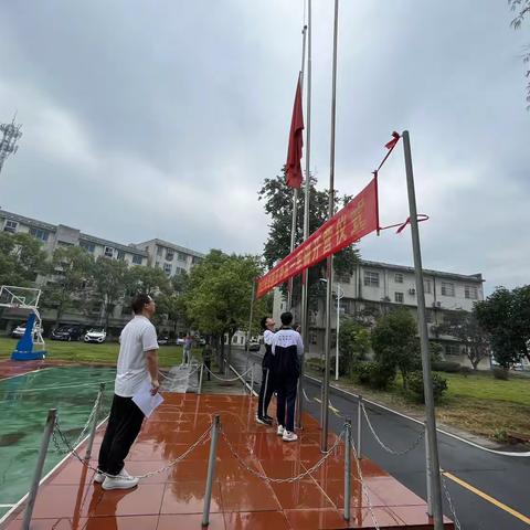 以军训之名，奏青春乐章—                        华容县第五中学高一新生军训开营仪式