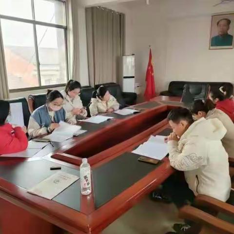 听课共交流  ，评课促成长       ——记新桥河镇青年教师大联盟数学组听评课活动